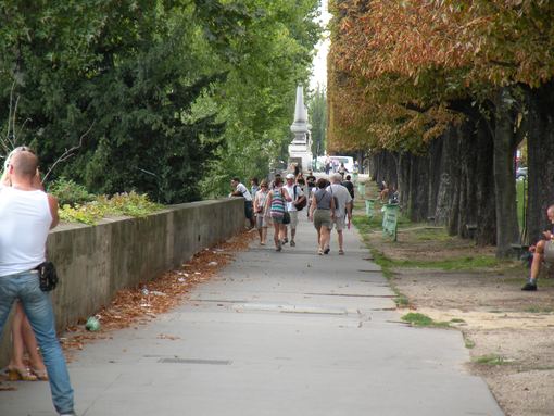  Cours la Reine